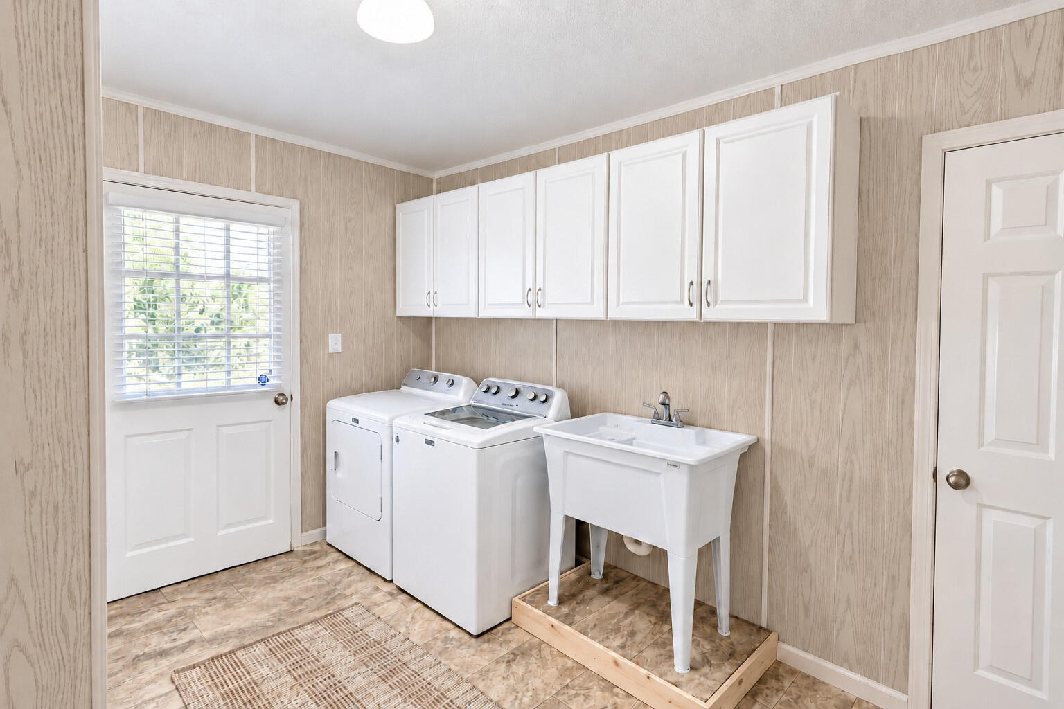 250 Mc Causey Ridge Road Frenchburg, KY 40322 - Photo 22 of 33 Laundry Room