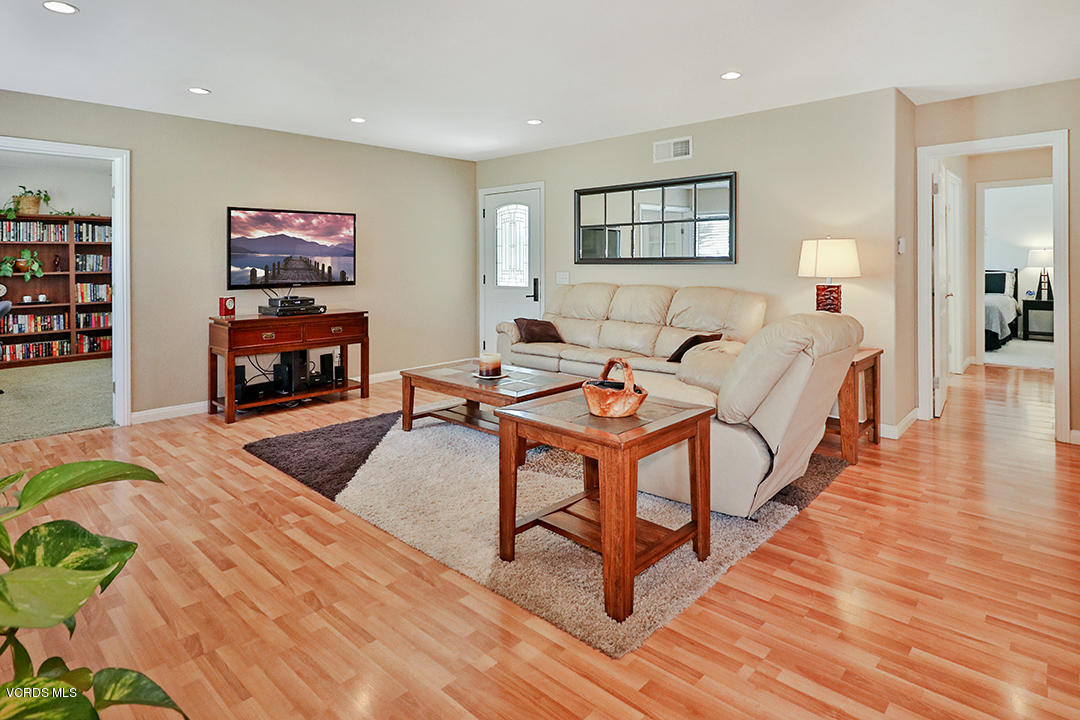 5031 Alta Colina Road Camarillo, CA 93012 - Photo 7 of 35 bLiving2