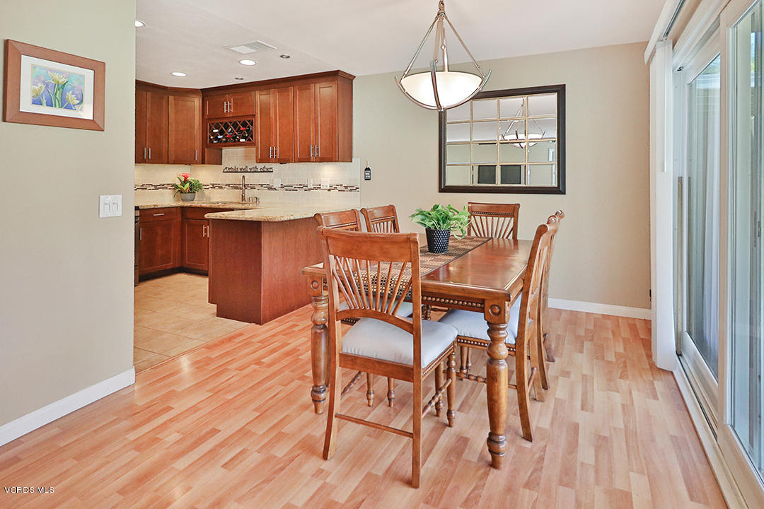 5031 Alta Colina Road Camarillo, CA 93012 - Photo 9 of 35 cKitchen and Dining1