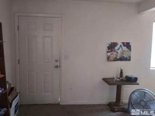 $389,000 | 126 E Street, Hawthorne, NV 89415