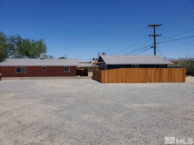 $389,000 | 126 E Street, Hawthorne, NV 89415