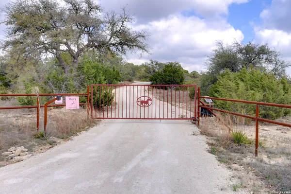 $619,900 | 108 Twin Sisters Drive, Spring Branch, TX 78070