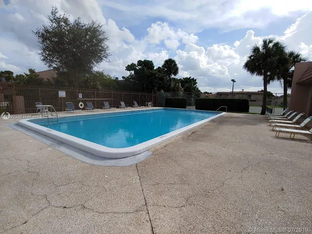 $2,500 | 11 Madrid Lane, Unit 218, Davie, FL 33324