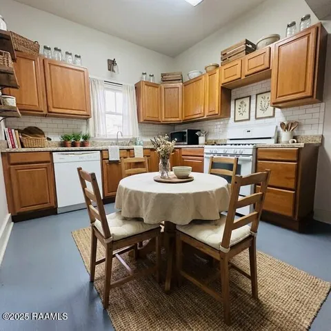 $199,500 | 102 North Cunningham Street, Rayne, LA 70578