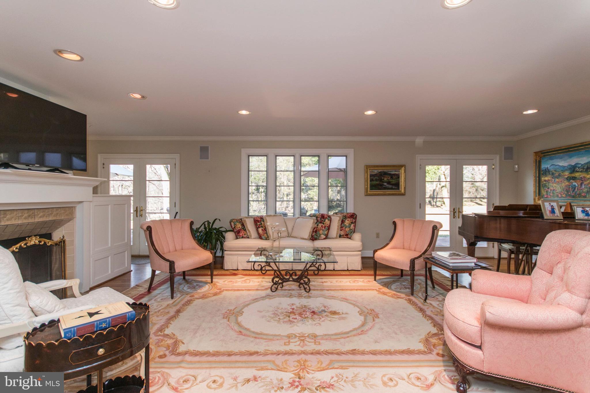 1045 Susquehanna Road Rydal, PA 19046 - Photo 4 of 42