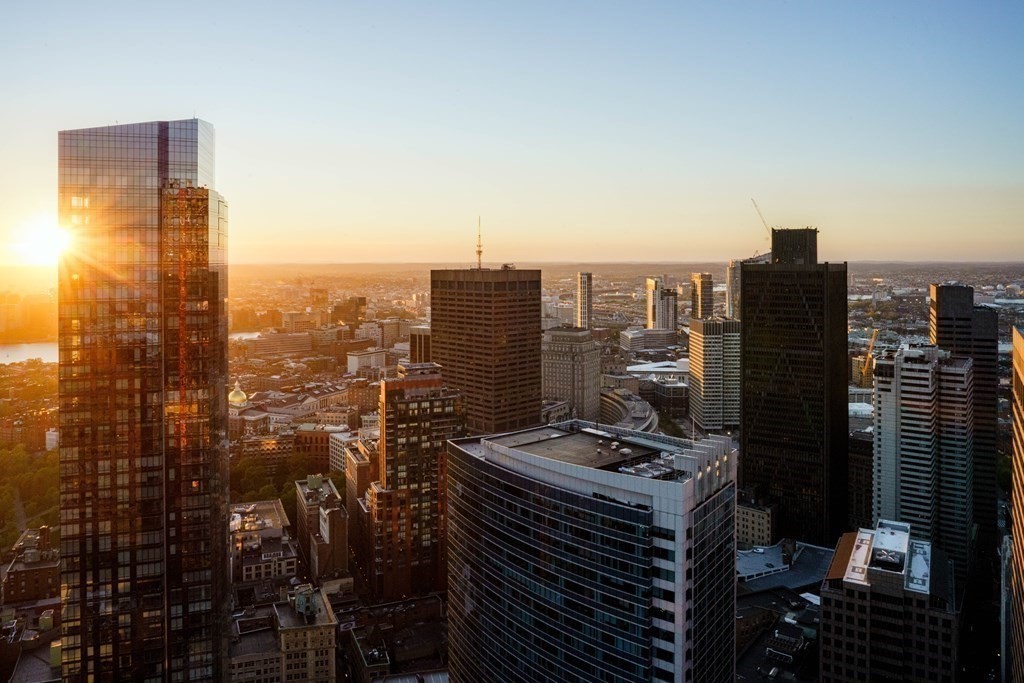 240 Devonshire Street, Unit 5014 Boston, MA 02110 - Photo 14 of 38 a view of a city with tall buildings