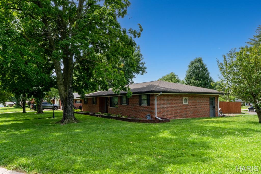 232 Springdale Drive Belleville, IL 62223 - Photo 7 of 33