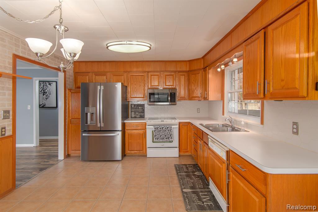 600 North Road Fenton, MI 48430 - Photo 8 of 24 Gallery Image 8