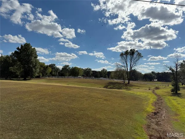 $325,000 | 751 Torrens Street, Tilden, IL 62292