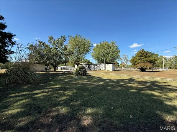 $325,000 | 751 Torrens Street, Tilden, IL 62292