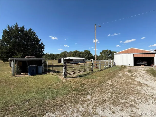 $325,000 | 751 Torrens Street, Tilden, IL 62292