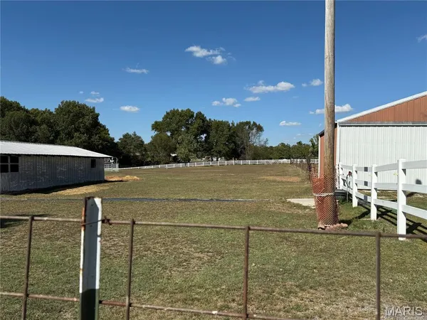 $325,000 | 751 Torrens Street, Tilden, IL 62292