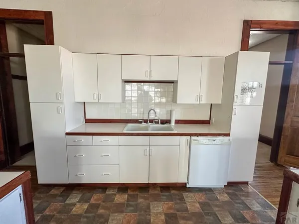 $110,000 | 200 South Main Street, Holly, CO 81047