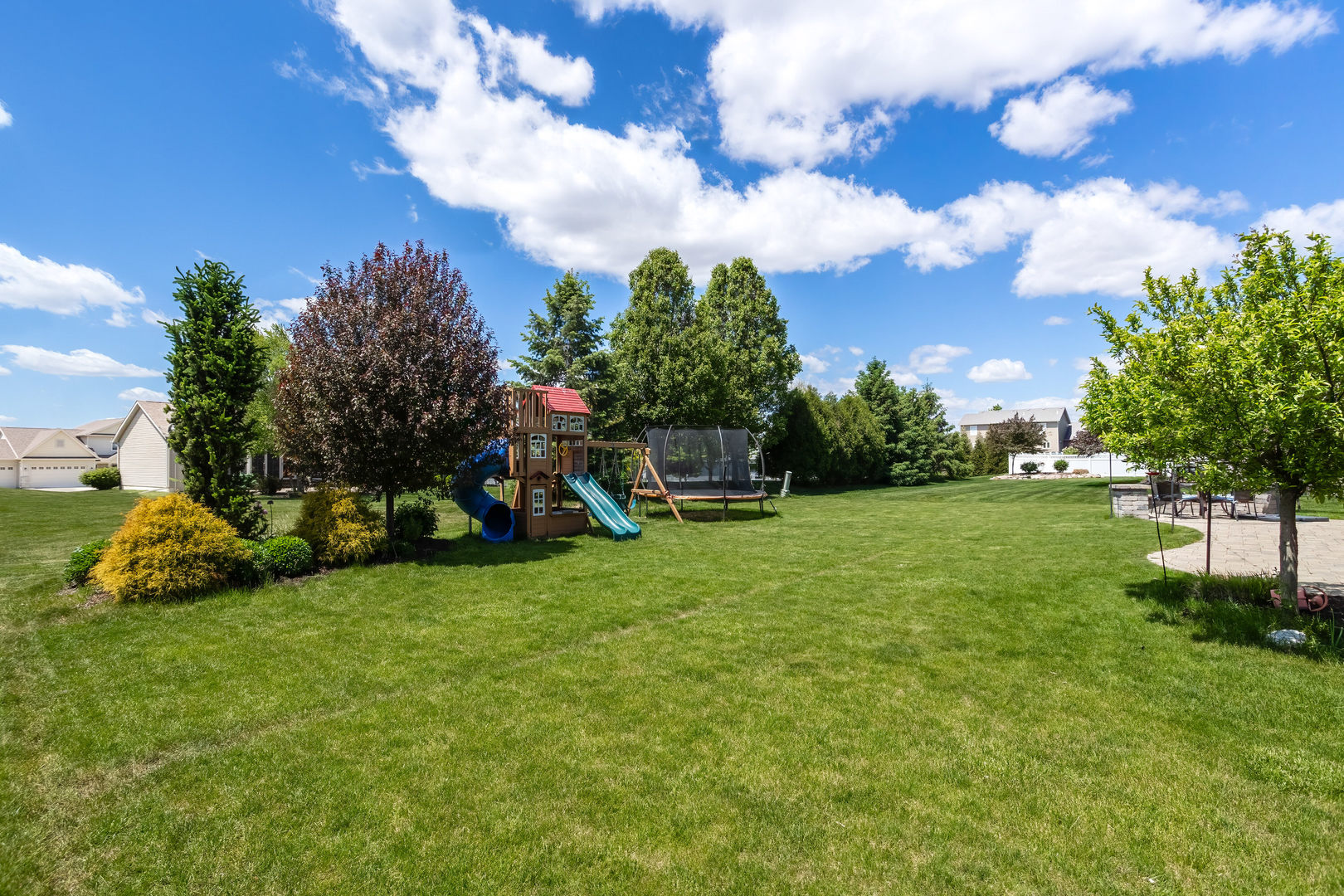 5700 Emily Road Bettendorf, IA 52722 - Photo 55 of 58 a view of a park with large trees
