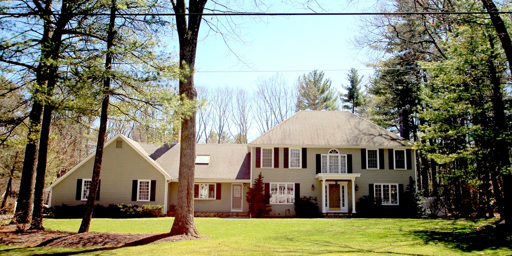 11 Pheasanthill Road Norfolk, MA 02056 - Photo 1 of 29 Gallery Image 1