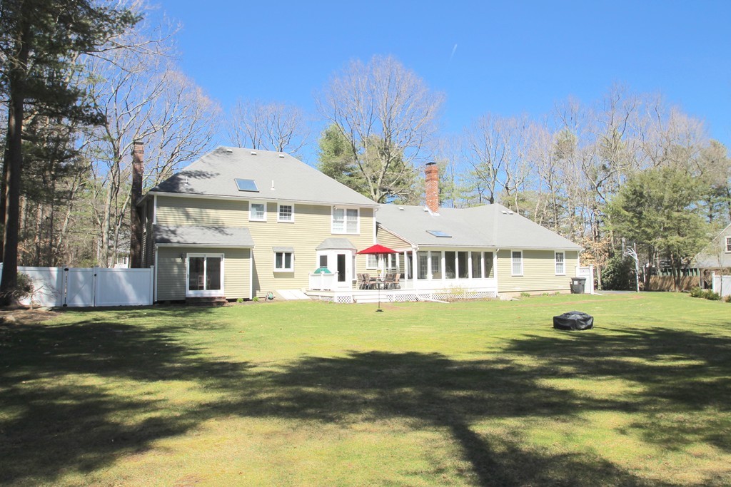 11 Pheasanthill Road Norfolk, MA 02056 - Photo 2 of 29 Gallery Image 2