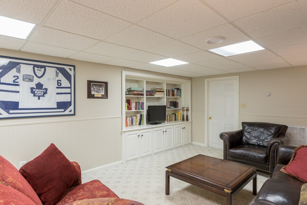 11 Pheasanthill Road Norfolk, MA 02056 - Photo 25 of 29 Gallery Image 25