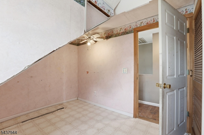 641 Greenbrook Road North Plainfield, NJ 07063 - Photo 26 of 36