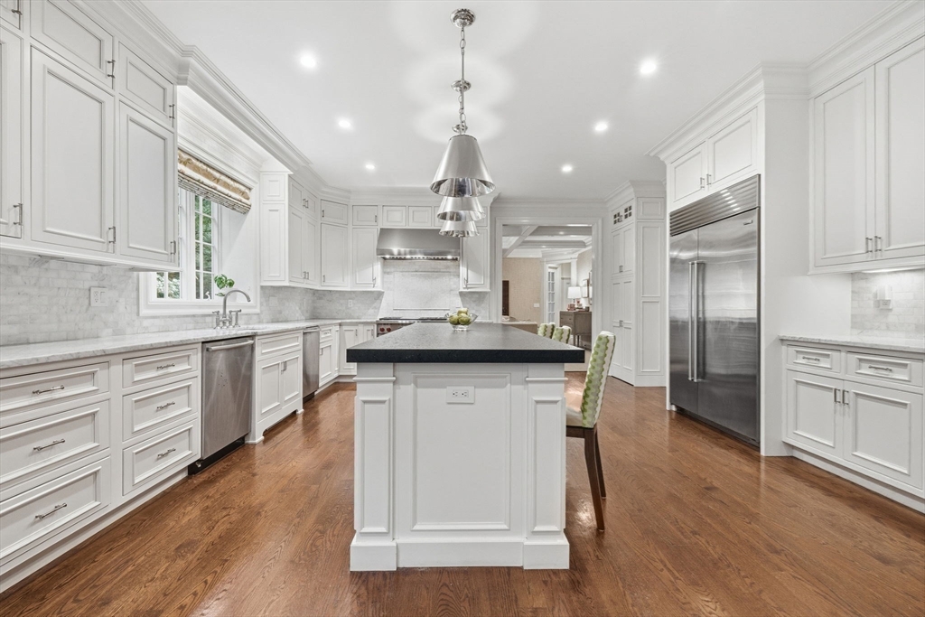 14 Bristol Road Wellesley, MA 02481 - Photo 11 of 42