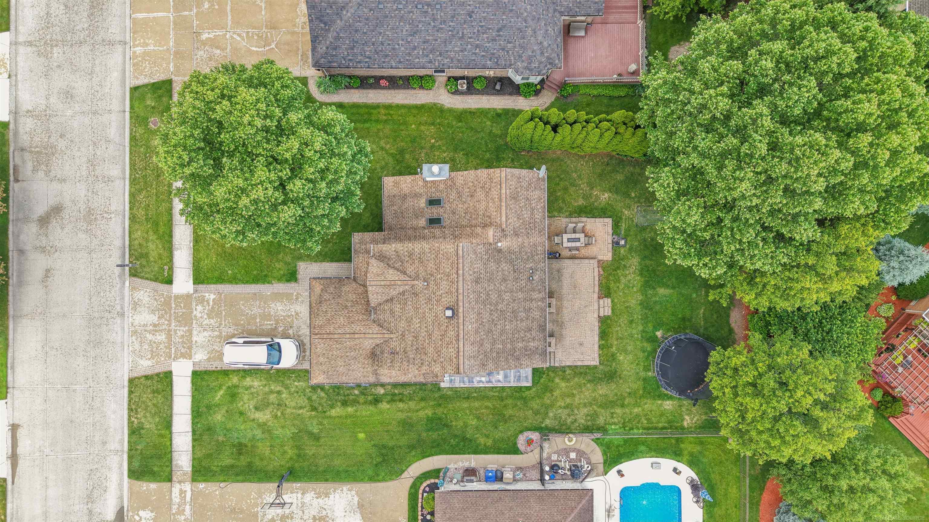34347 Lillian Road New Baltimore, MI 48047 - Photo 3 of 39 Gallery Image 3