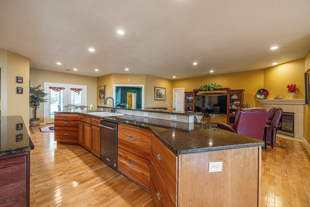 3427 Plum Hill Road Klamath Falls, OR 97601 - Photo 18 of 75 3427PlumHillDr-38