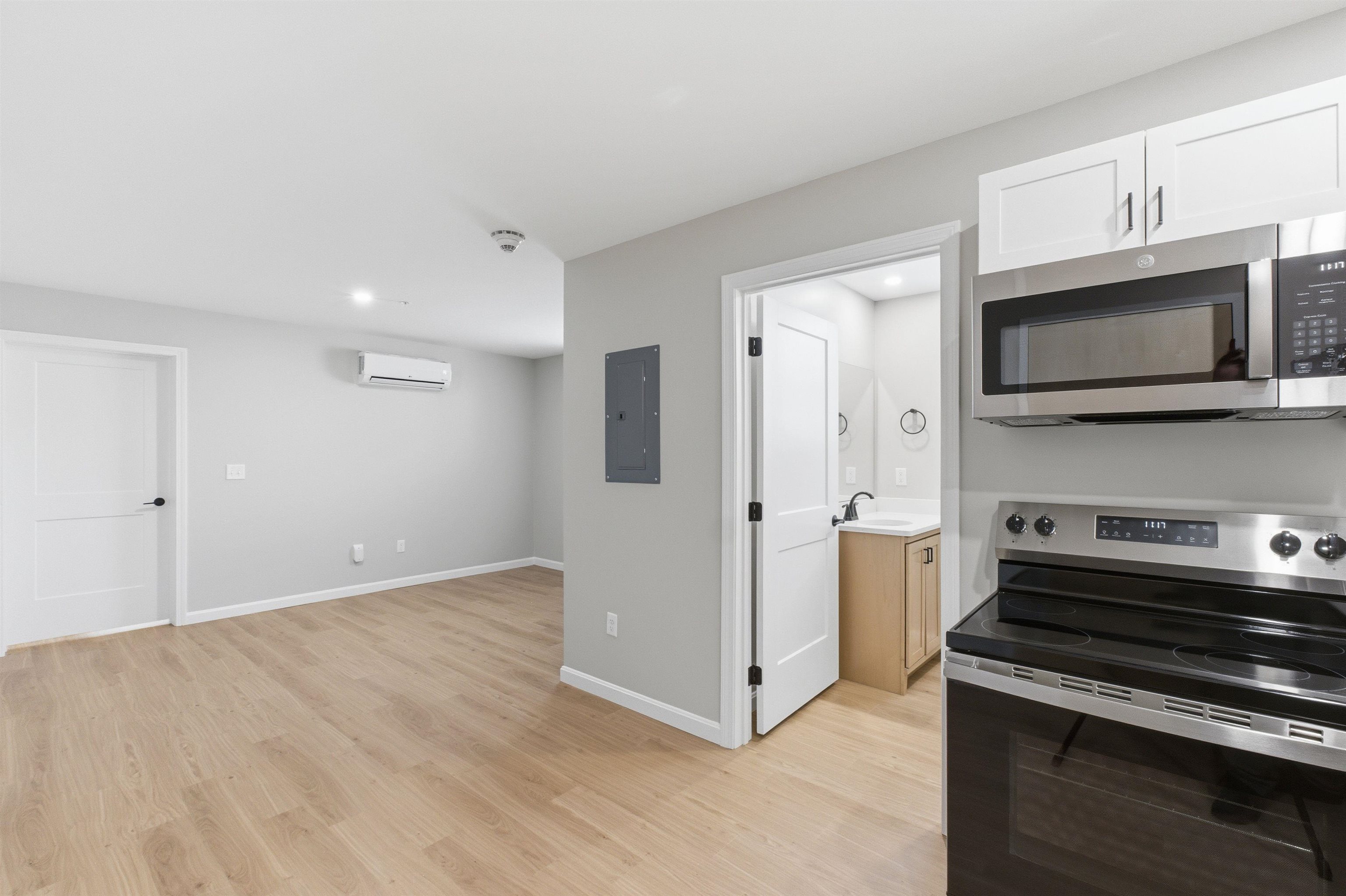 15 Mountain Road, Unit 106 Goffstown, NH 03045 - Photo 13 of 21