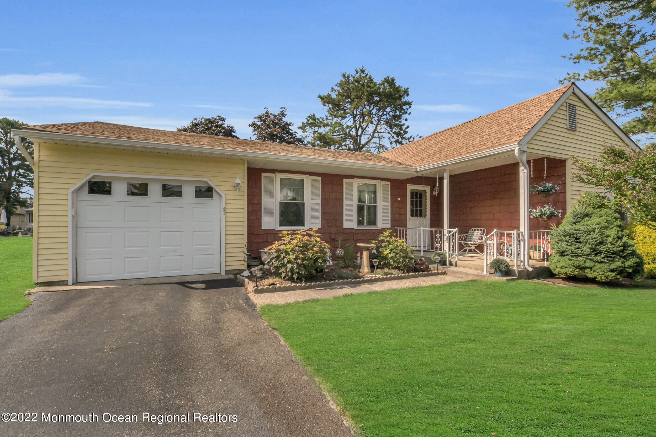 47 Berkshire Road Whiting, NJ 08759 - Photo 1 of 31 001_1_1