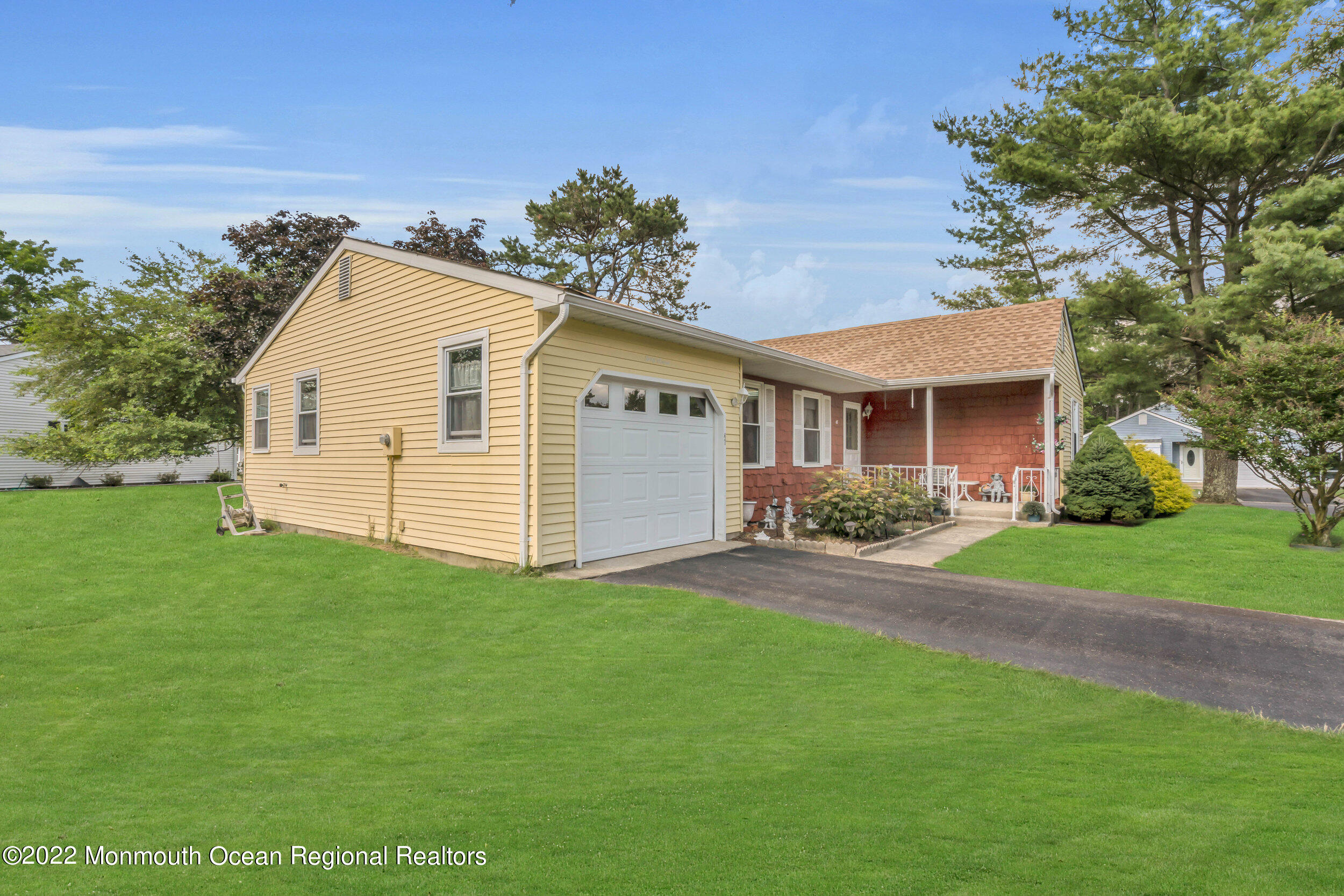 47 Berkshire Road Whiting, NJ 08759 - Photo 8 of 31 009_3_2