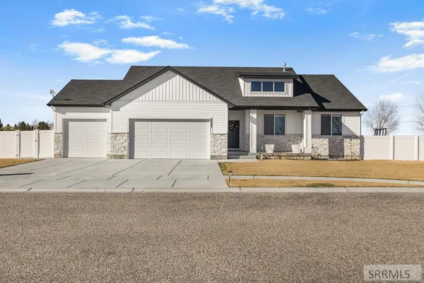 $599,900 | 2525 East Pinnacle Drive, Idaho Falls, ID 83401