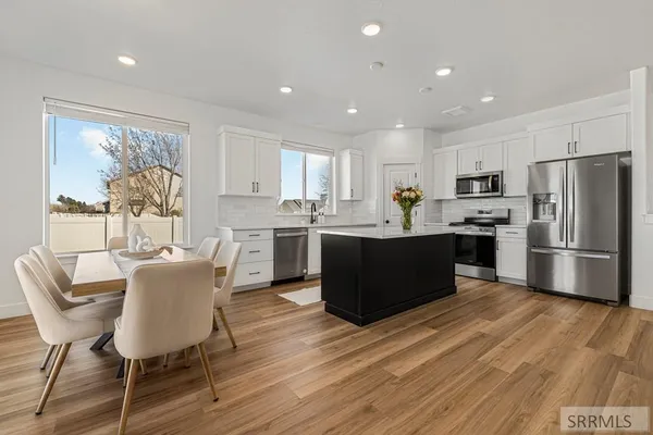 $599,900 | 2525 East Pinnacle Drive, Idaho Falls, ID 83401