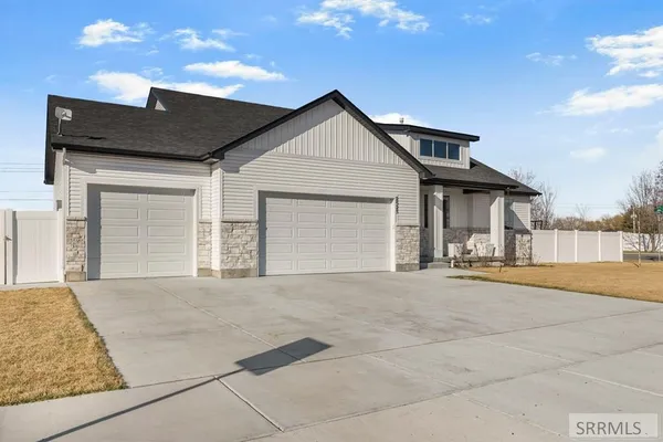 $599,900 | 2525 East Pinnacle Drive, Idaho Falls, ID 83401