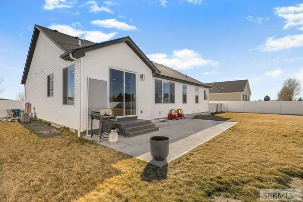 $599,900 | 2525 East Pinnacle Drive, Idaho Falls, ID 83401