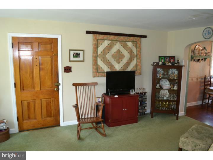 738 Michell Street Ridley Park, PA 19078 - Photo 13 of 20 Living Room
