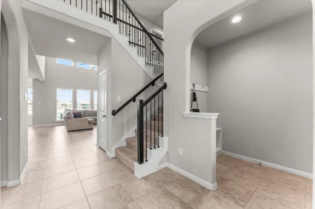 a view of entryway and hall