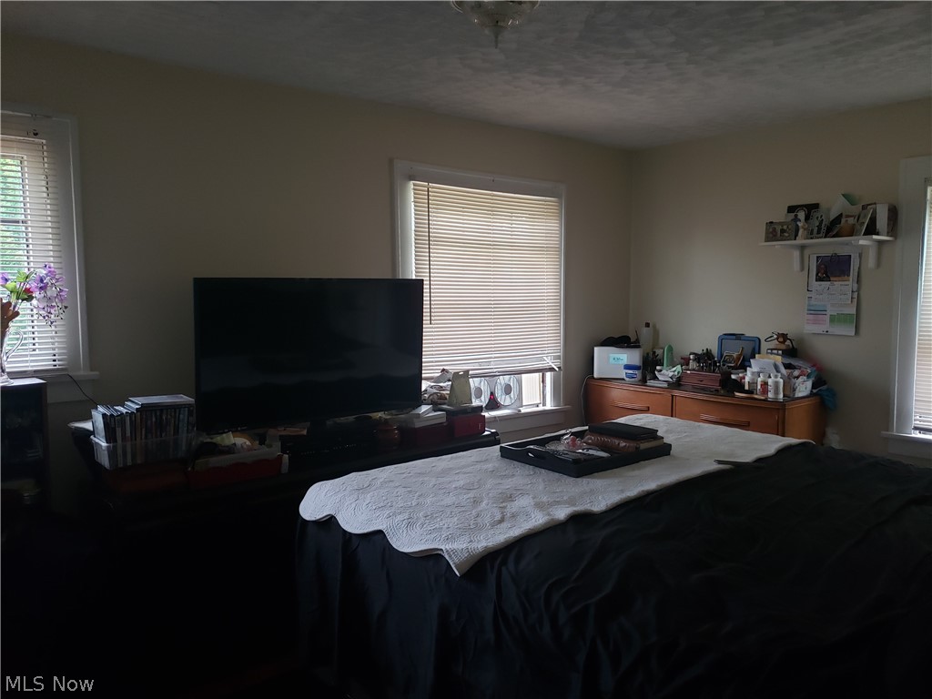 1032 Helmsdale Road Cleveland Heights, OH 44112 - Photo 16 of 23