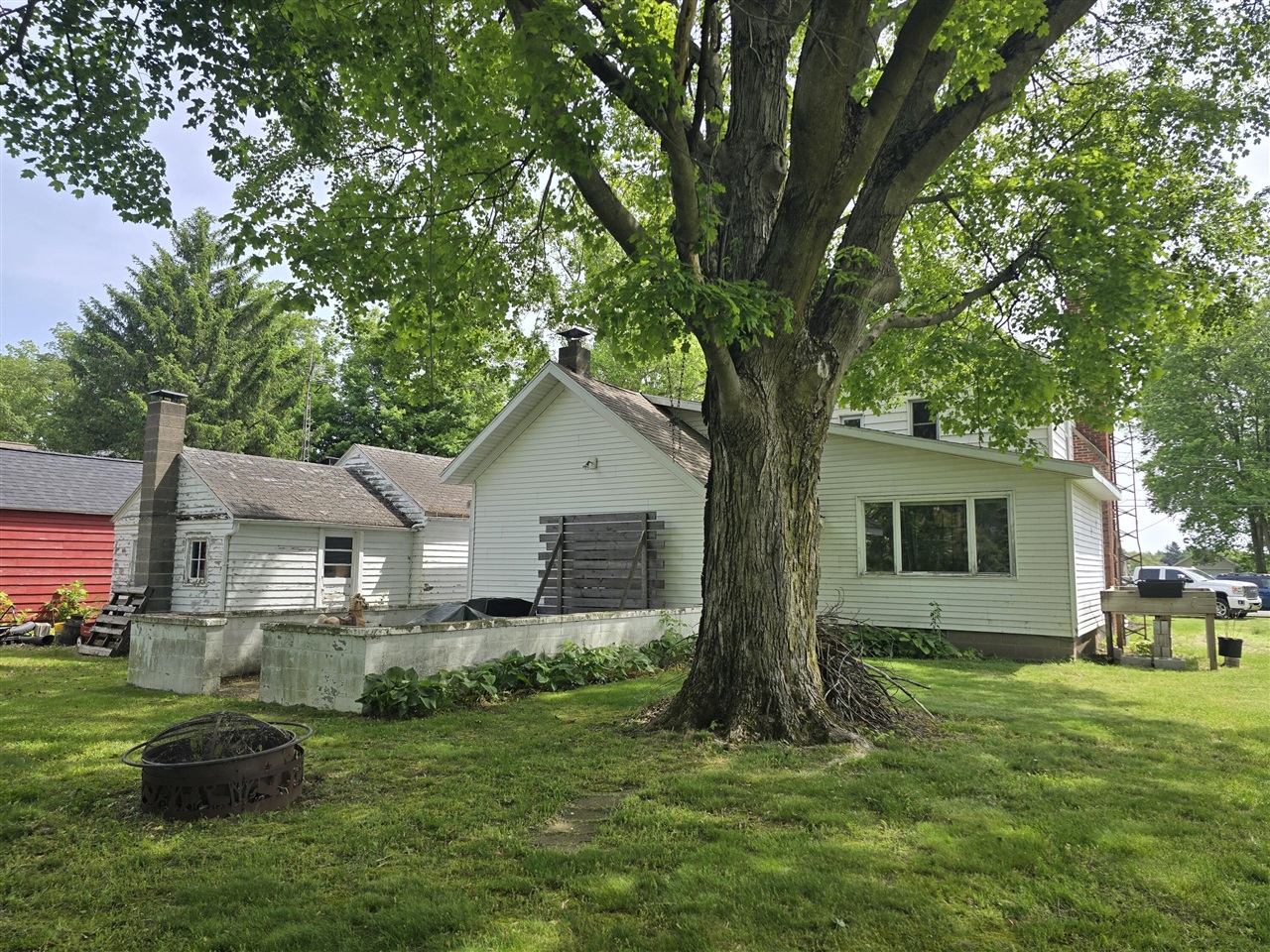 642 Maple Street Colon, MI 49040 - Photo 5 of 36