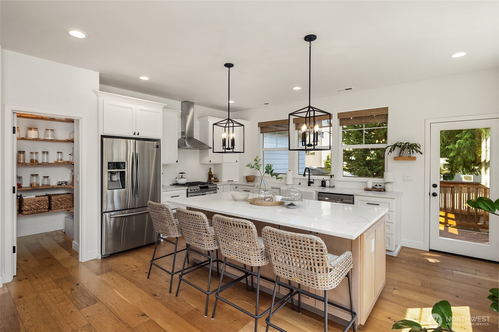 5256 40th Avenue Southwest Seattle, WA 98136 - Photo 11 of 40