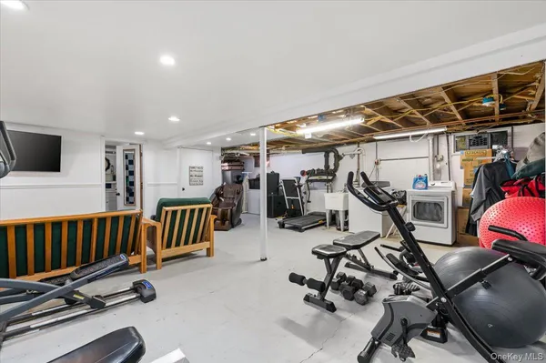 $659,999 | 824 Lincoln Avenue, Bohemia, NY 11716