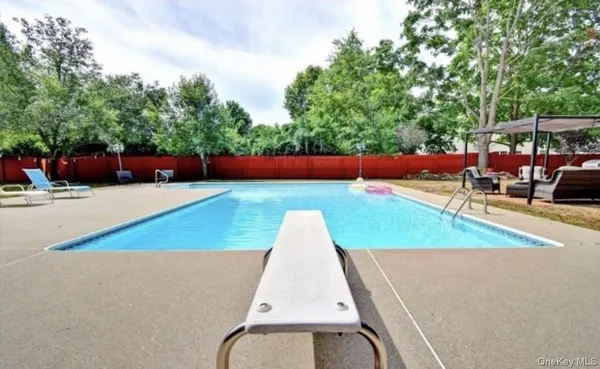 $659,999 | 824 Lincoln Avenue, Bohemia, NY 11716