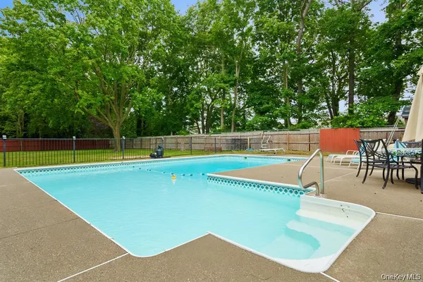 $659,999 | 824 Lincoln Avenue, Bohemia, NY 11716