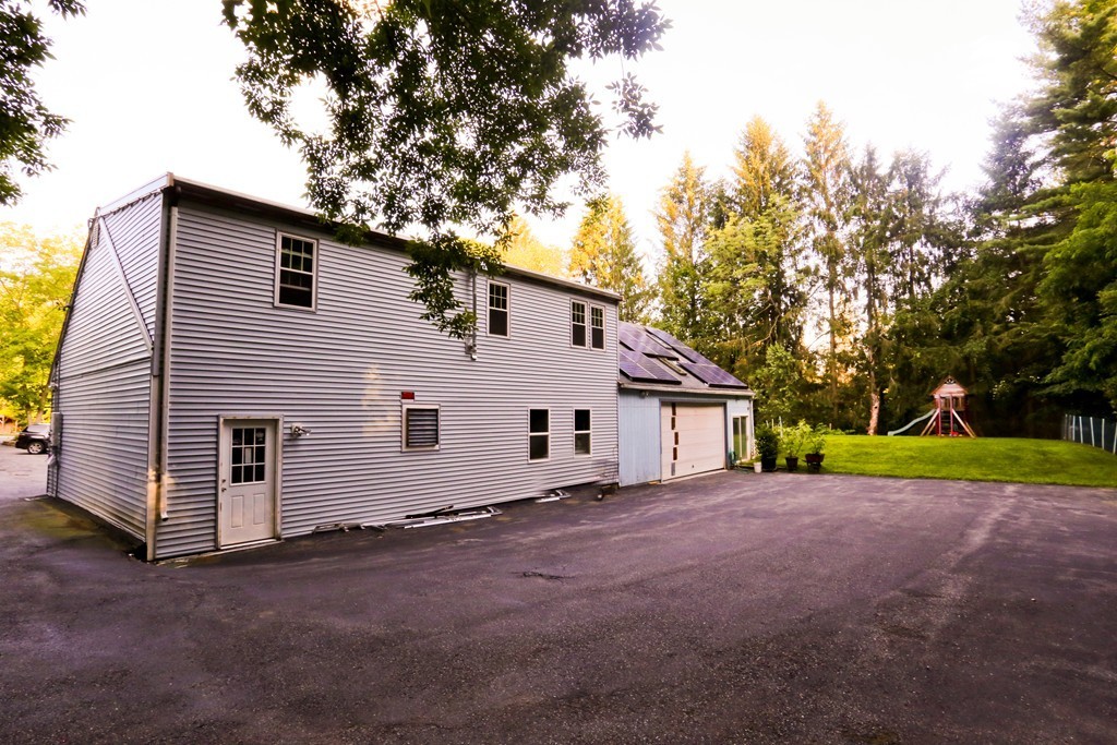 36 Coburn Road Berlin, MA 01503 - Photo 5 of 21