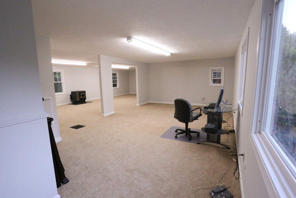 36 Coburn Road Berlin, MA 01503 - Photo 7 of 21
