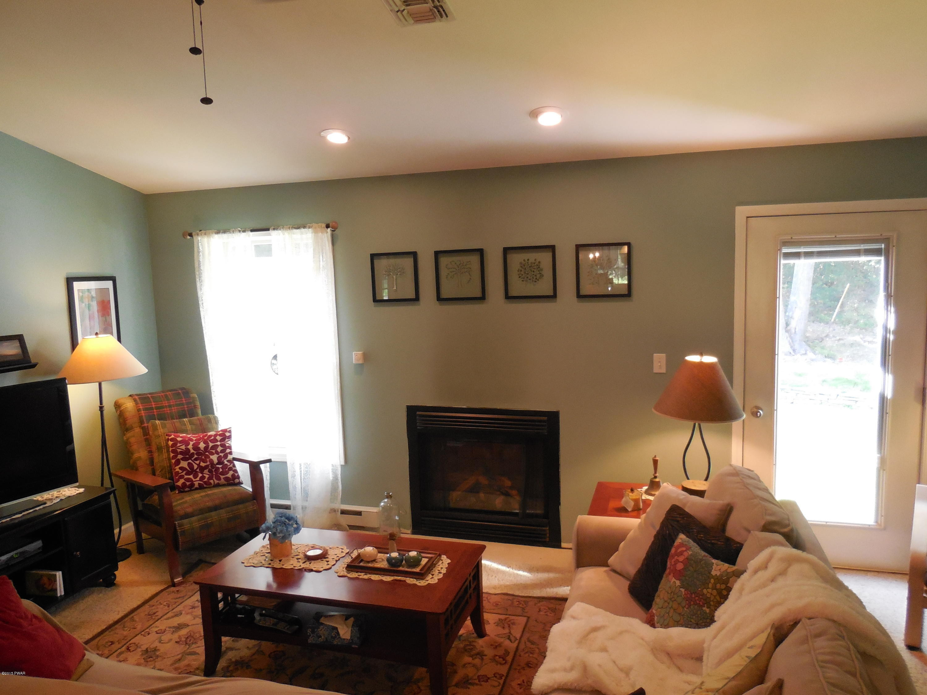 106 Pine Tree Road Shohola, PA 18458 - Photo 4 of 31 Gallery Image 4