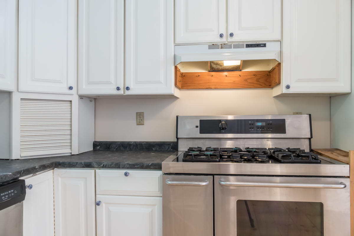 14 Ware Road Freeport, ME 04032 - Photo 15 of 41 15-Kitchen4