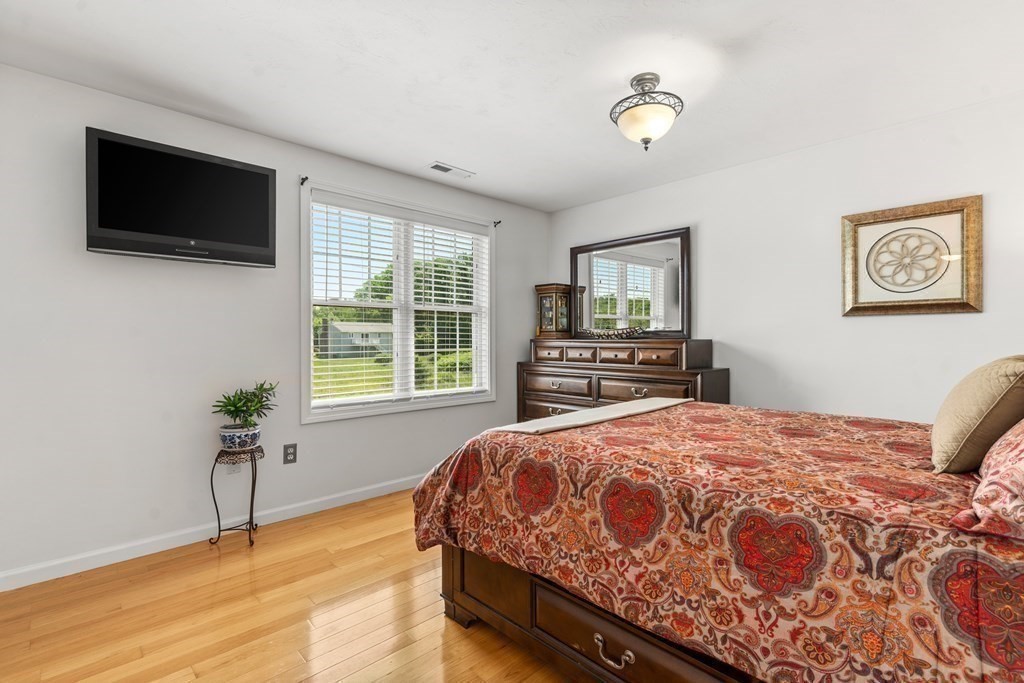 11 Meadowsweet Road Shrewsbury, MA 01545 - Photo 14 of 23 Gallery Image 14