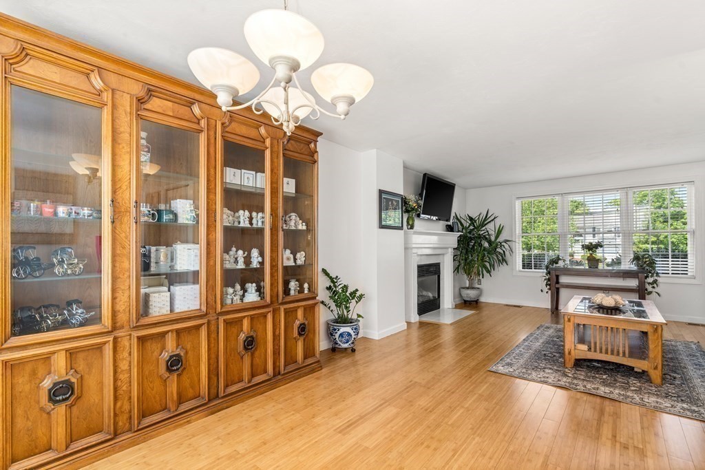 11 Meadowsweet Road Shrewsbury, MA 01545 - Photo 7 of 23 Gallery Image 7