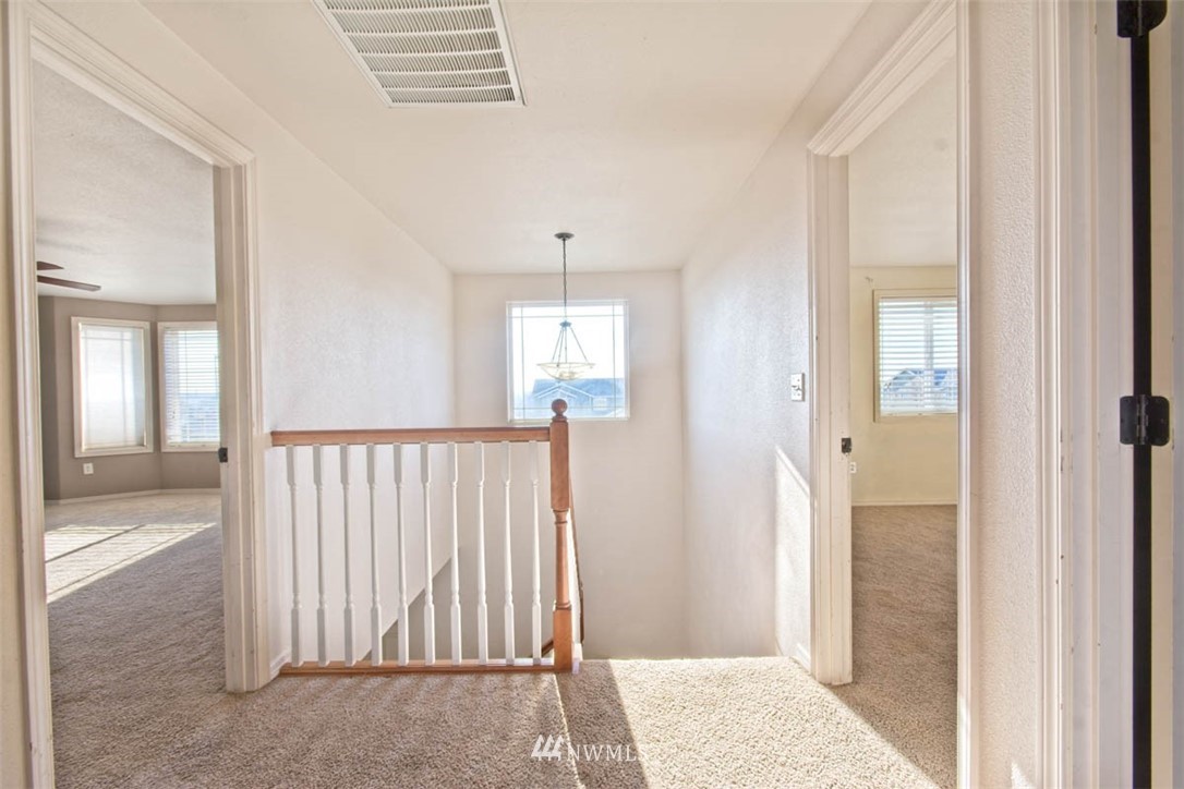820 Polo Ridge Moses Lake, WA 98837 - Photo 10 of 23 Gallery Image 10