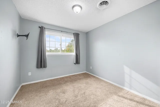 $365,000 | 621 Westwind Drive, Zillah, WA 98953