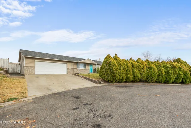 $365,000 | 621 Westwind Drive, Zillah, WA 98953