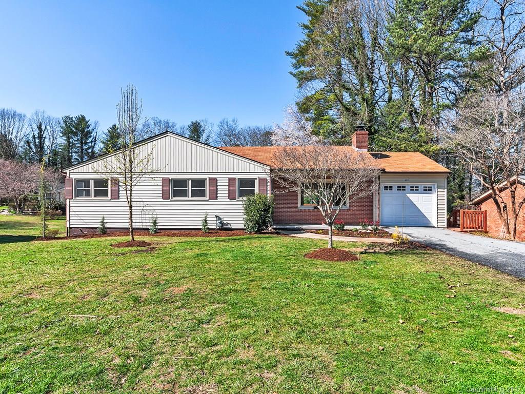 402 Balsam Road, Unit 2 Hendersonville, NC 28792 - Photo 17 of 18 Gallery Image 17
